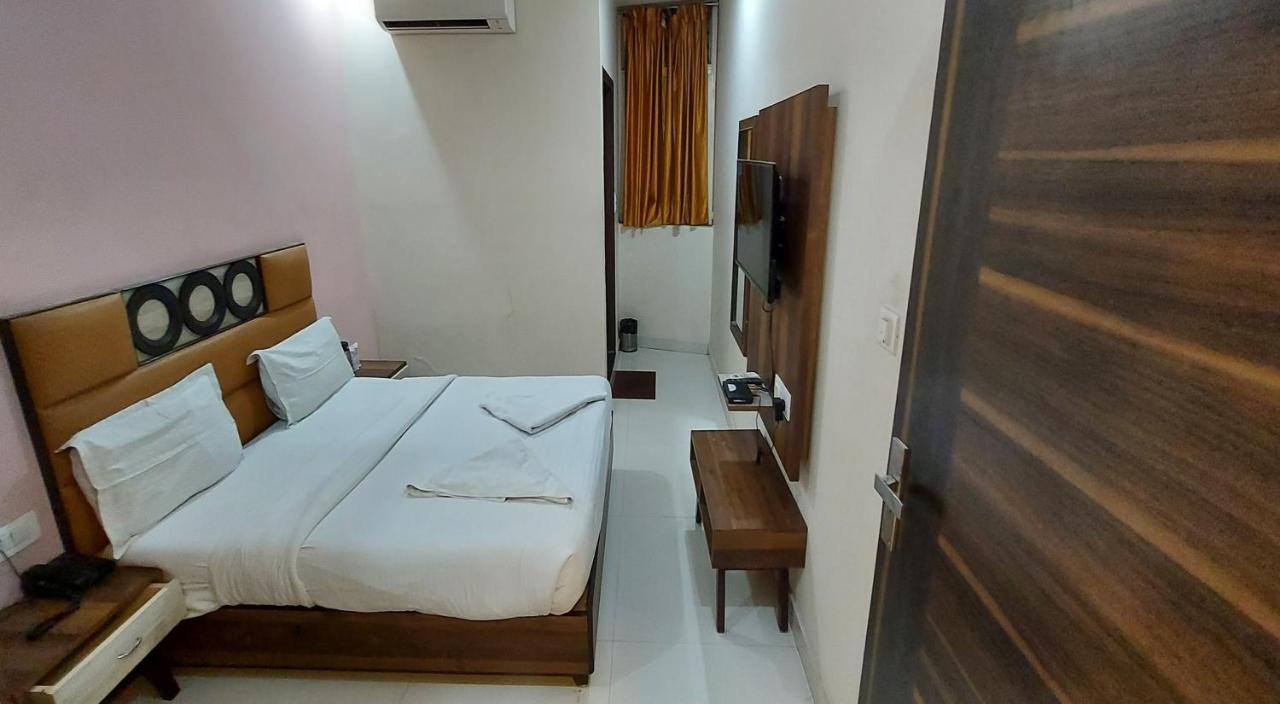 Hotel Reeve Inn Jaipur Bagian luar foto
